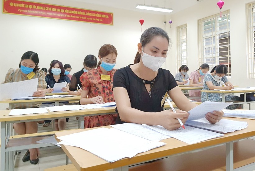 Cán bộ chấm bài thi tự luận Kỳ thi tốt nghiệp THPT 2020 tại tỉnh Quảng Ninh