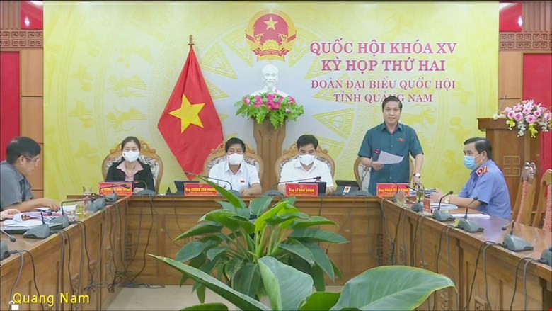 Đại biểu Phan Thái Bình - Đoàn ĐBQH tỉnh Quảng Nam, thảo luận trực tuyến tại điểm cầu Quảng Nam