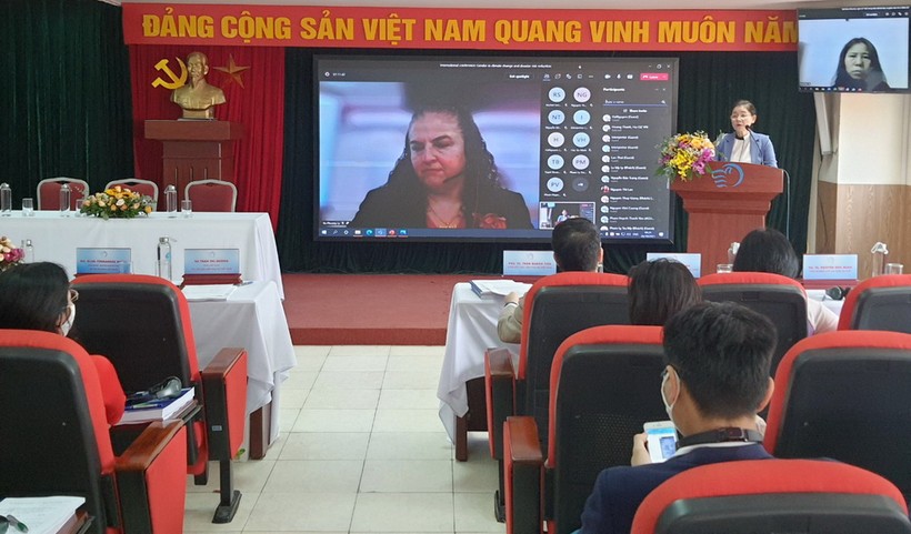 Bà Trần Thị Hương – Phó Chủ tịch Hội liên hiệp Phụ nữ Việt Nam phát biểu khai mạc.