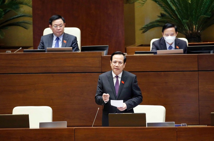 Chiều 10/11, Bộ trưởng Lao động Thương binh Xã hội Đào Ngọc Dung trả lời chất vấn trước Quốc hội.