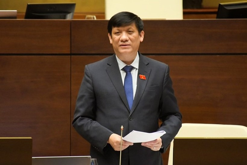 Bộ trưởng Bộ Y tế Nguyễn Thanh Long trả lời chất vấn tại Quốc hội. Ảnh: Quốc hội