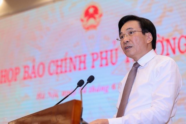 Bộ trưởng, Chủ nhiệm Văn phòng Chính phủ Trần Văn Sơn - người phát ngôn của Chính phủ cung cấp thông tin về tình hình kinh tế-xã hội tháng 5 và 5 tháng đầu năm 2022.