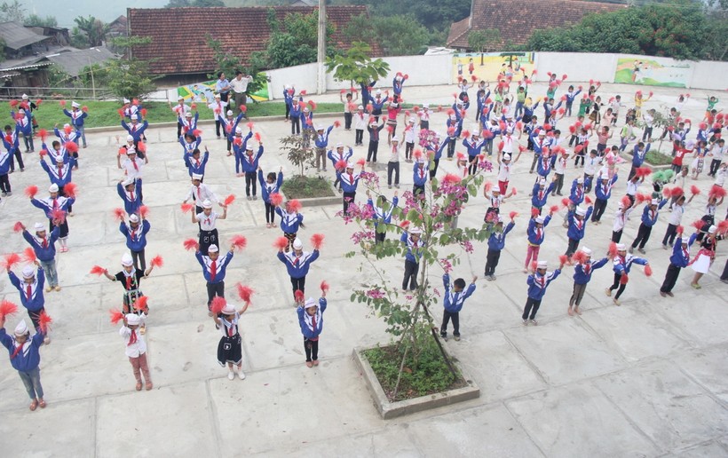 Thể dục giữa giờ của Trường tiểu học Nậm Cắn I (Kỳ Sơn, Nghệ An)