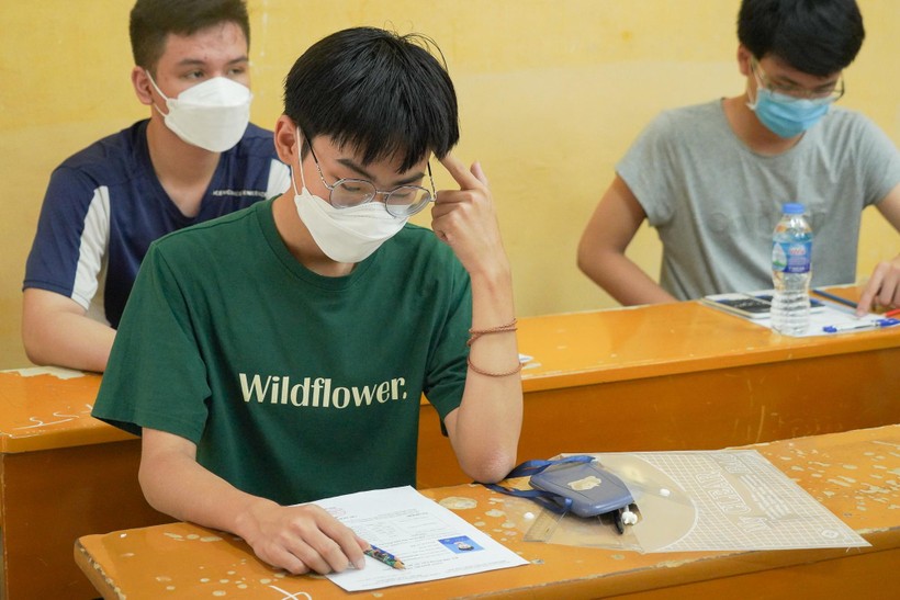 Thí sinh tham dự Kỳ thi đánh giá tư duy năm 2022 do Trường ĐH Bách khoa Hà Nội tổ chức.