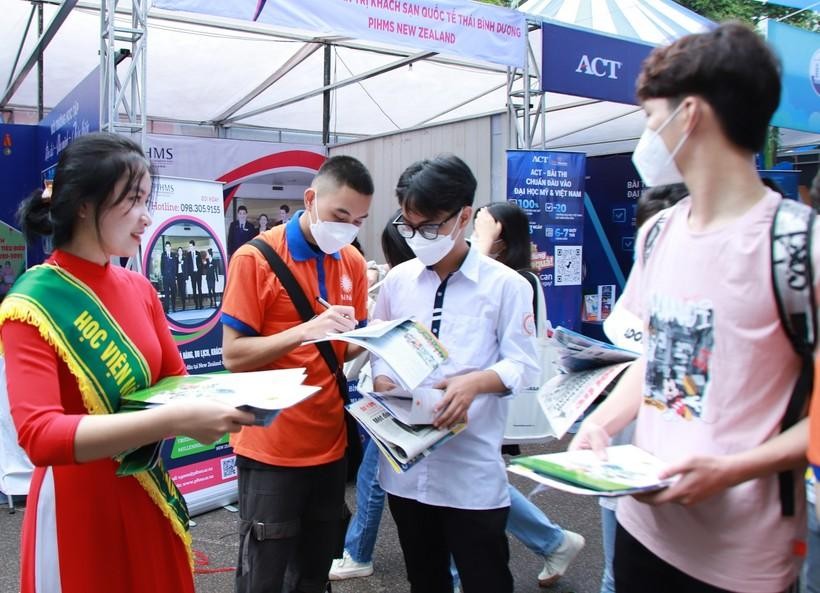 Học viện Nông nghiệp Việt Nam thông báo điểm chuẩn xét tuyển bổ sung năm 2022.