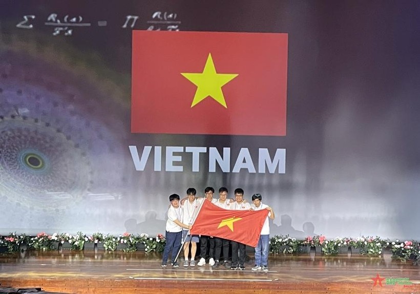 6/6 thí sinh Việt Nam tham dự đạt giải Cuộc thi Olympic Toán học quốc tế năm 2022.
