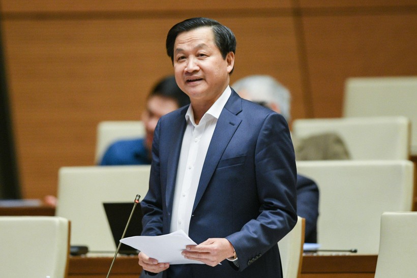 Phó Thủ tướng Chính phủ Lê Minh Khái phát biểu làm rõ một số vấn đề mà đại biểu và cử tri quan tâm.