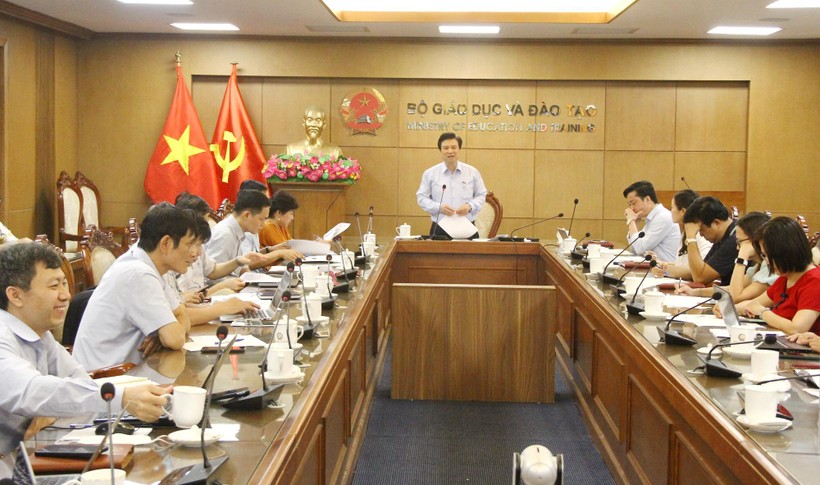 Thứ trưởng Nguyễn Hữu Độ chủ trì buổi làm việc.