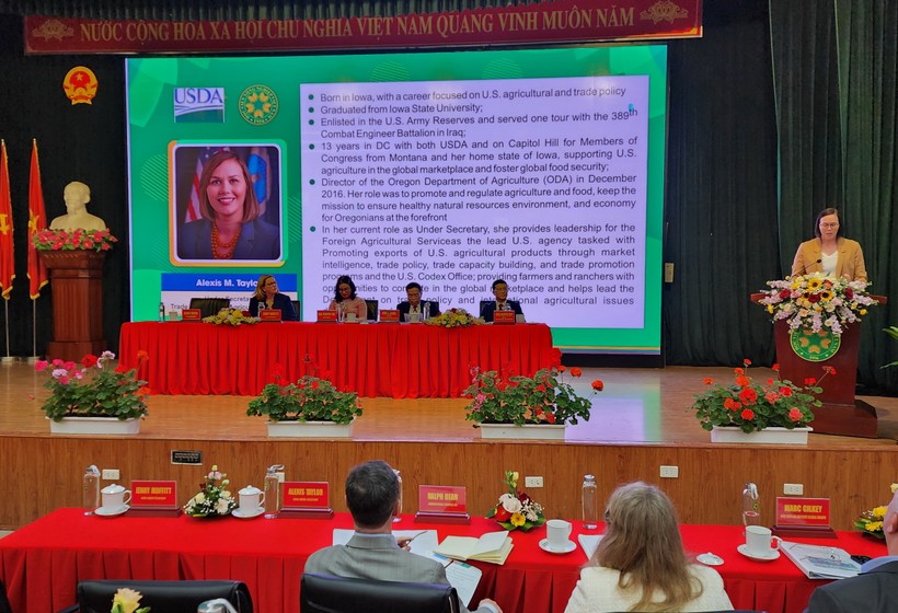 Tọa đàm diễn ra tại Học viện Nông nghiệp Việt Nam.