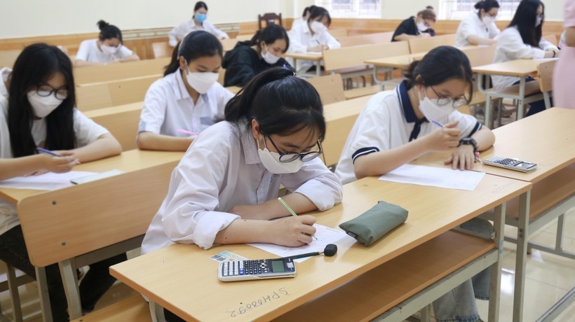Thí sinh tham dự Kỳ thi Đánh giá năng lực năm 2022 của Trường ĐH Sư phạm Hà Nội.