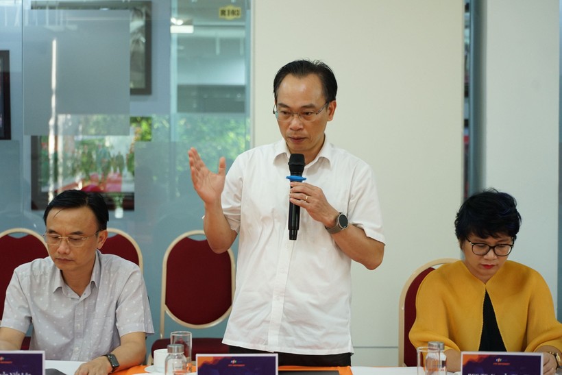 Thứ trưởng Hoàng Minh Sơn phát biểu tại buổi làm việc.