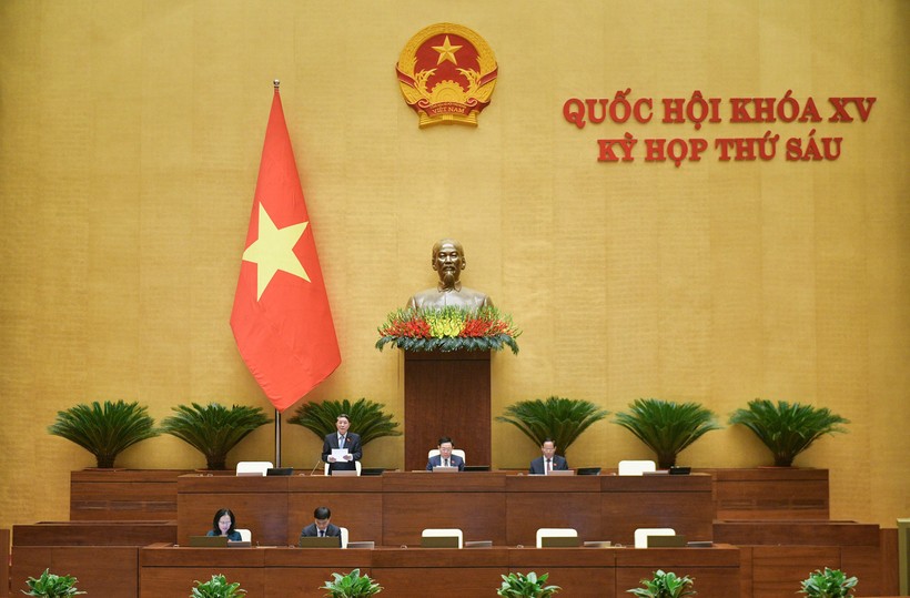 Phó Chủ tịch Quốc hội - Nguyễn Đức Hải điều hành phiên họp.