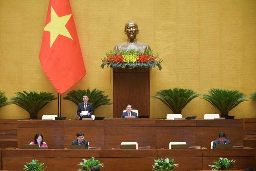 Phó Chủ tịch Quốc hội - Nguyễn Đức Hải điều hành phiên họp.