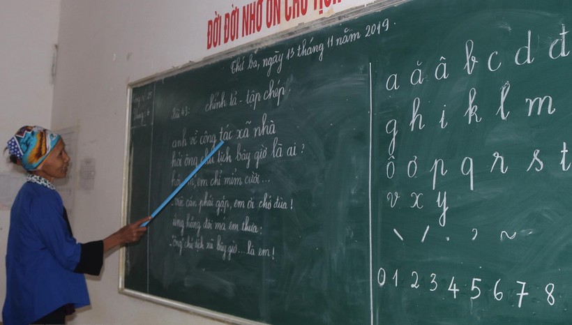 Một lớp học xóa mù chữ của tỉnh Cao Bằng. Ảnh minh họa/internet.