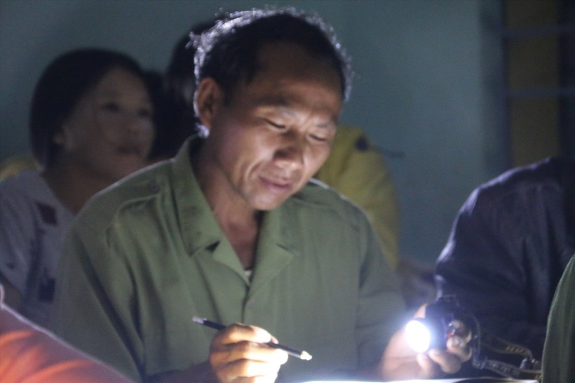Một lớp học xóa mù chữ của tỉnh Đắk Nông. Ảnh: P.T/Báo Lao động.