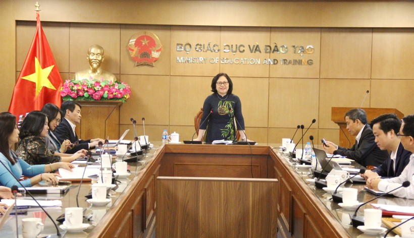  Thứ trưởng Bộ GD&ĐT Ngô Thị Minh chủ trì hội nghị