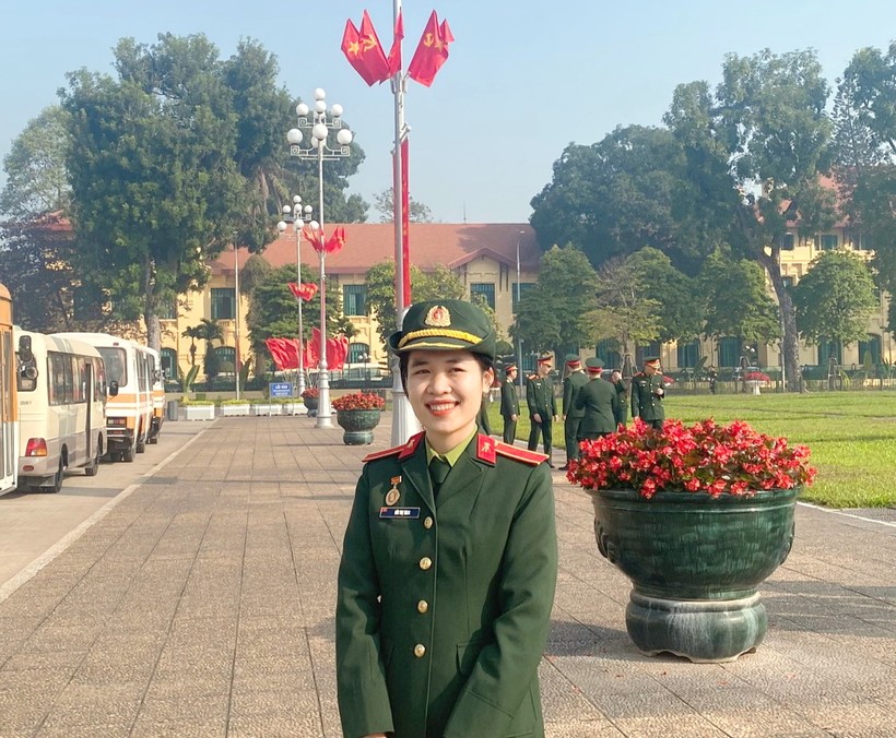 Bùi Thị Thoa trong ngày báo công dâng Bác tại Lăng Chủ tịch Hồ Chí Minh.