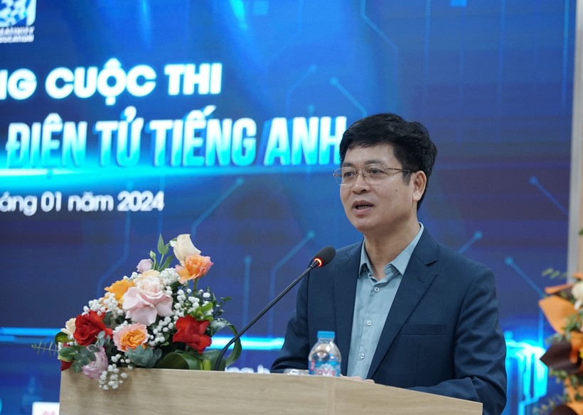 PGS.TS Nguyễn Xuân Thành – Vụ trưởng Vụ Giáo dục Trung học (Bộ GD&amp;ĐT) phát biểu tại buổi lễ.