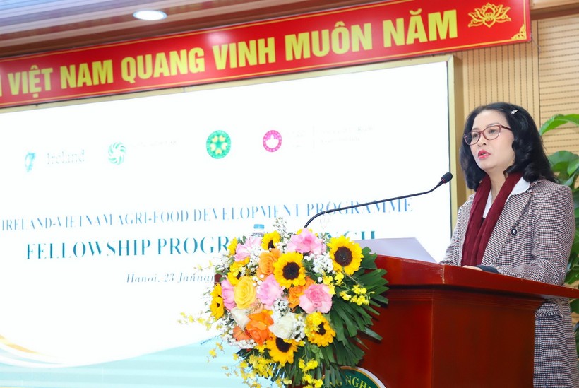 GS.TS Nguyễn Thị Lan phát biểu tại buổi lễ.