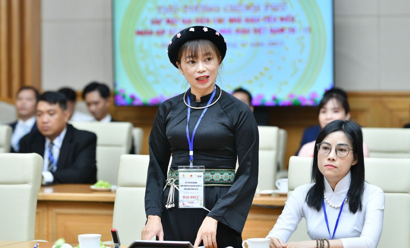 Dương Thị Diến phát biểu tại buổi Thủ tướng Phạm Minh Chính gặp mặt đại diện các nhà giáo tiêu biểu dịp 20/11/2023.
