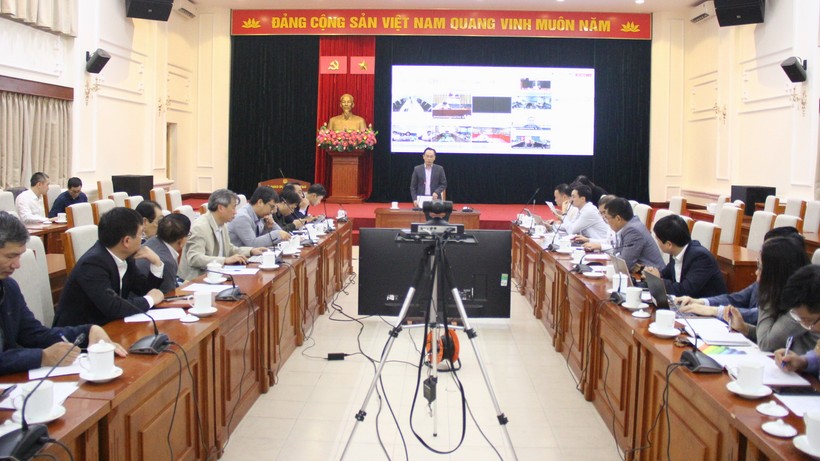Thứ trưởng Bộ GD&ĐT Hoàng Minh Sơn chủ trì cuộc họp trực tuyến về đào tạo nhân lực chất lượng cao phục vụ công nghiệp vi mạch bán dẫn.