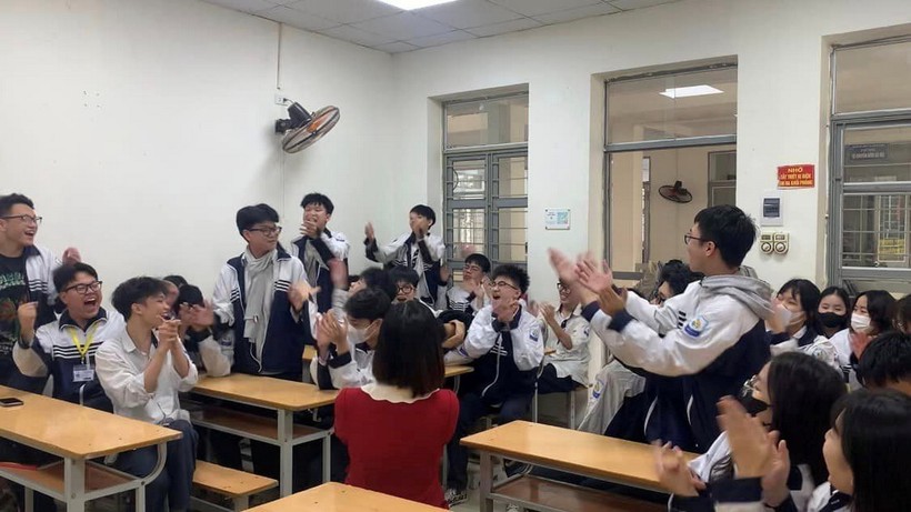 Một lớp học hạnh phúc của Trường THPT Hoàng Cầu (Đống Đa, Hà Nội).