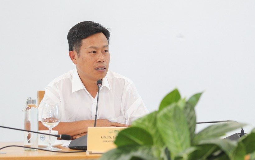 Giám đốc ĐHQGHN Lê Quân phát biểu tại hội thảo.