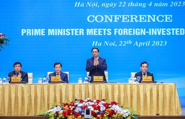 Thủ tướng Chính phủ Phạm Minh Chính chủ trì Hội nghị gặp mặt các nhà đầu tư nước ngoài - Ảnh: VGP/Nhật Bắc