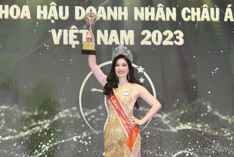 Doanh nhân Lê Thị Thơ đăng quang Hoa hậu Doanh nhân Châu Á Việt Nam 2023