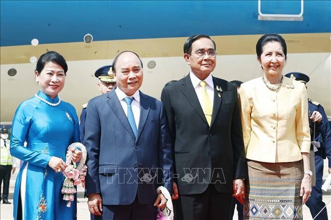 Chủ tịch nước bắt đầu thăm chính thức Thái Lan và dự Hội nghị APEC lần thứ 29