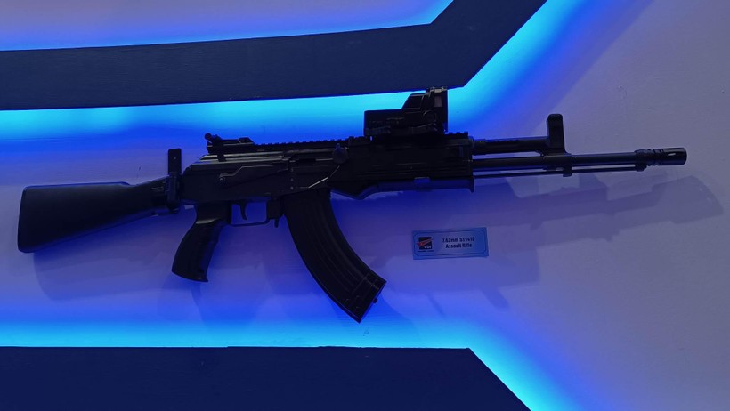 Súng STV-410 ra mắt Triển lãm Quốc phòng Việt Nam 2022: Nét tương đồng AK-15