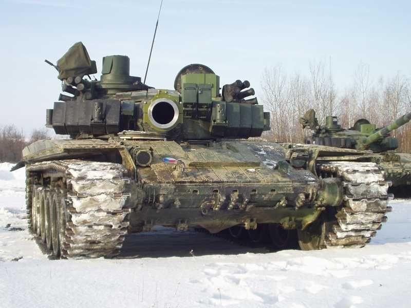 T-72M4CZ NATO viện trợ Ukraine thua xa T-72B1MS 'Đại bàng trắng'
