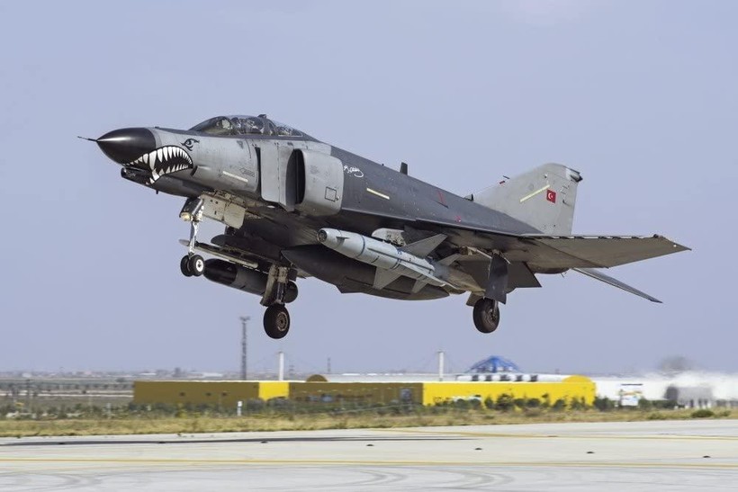 Thay vì F-16, Ukraine sẽ nhận tiêm kích F-4E Terminator 2020?