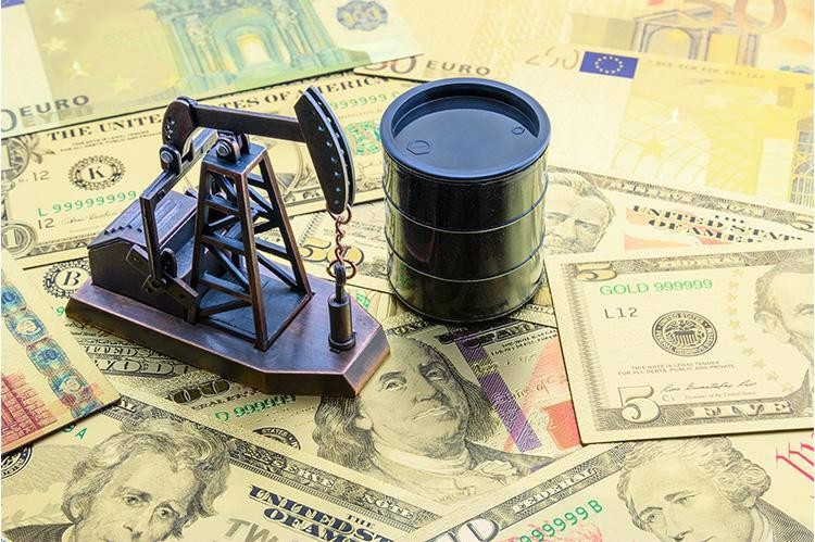Lý do phương Tây tự sập bẫy áp trần giá dầu