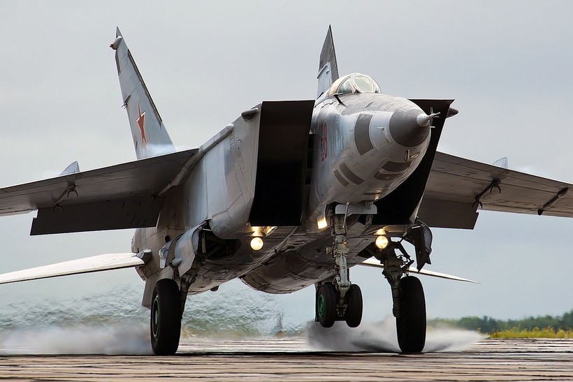Thực chiến đáng thất vọng của tiêm kích MiG-25?