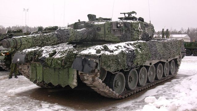 Bản Leopard 2 tốt nhất Ukraine có thể nhận để đánh bại T-90M