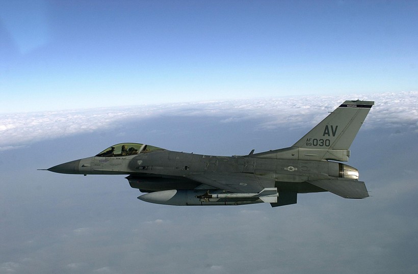 F-16 Mỹ ở Ukraine sẽ thành 'bia đỡ đạn' cho Su-35?