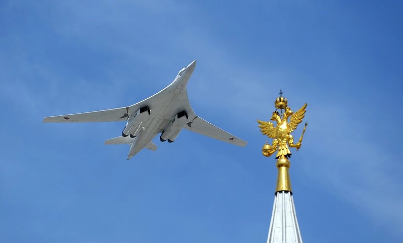 Máy bay ném bom chiến lược nâng cấp Tu-160M của Nga sẽ cực kỳ đáng sợ.