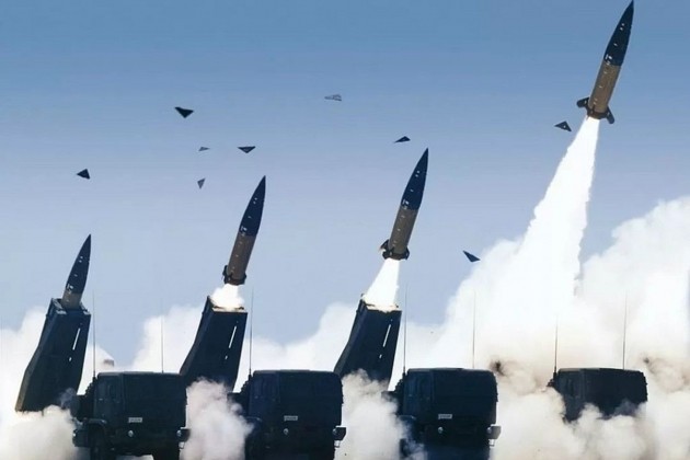 Mỹ sẽ chính thức giao tên lửa ATACMS cho Ukraine vào ngày 24/2?