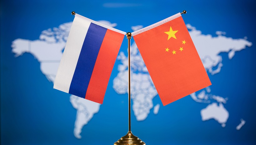 'Trung Quốc trao cho Nga phao cứu sinh khiến phương Tây bối rối'