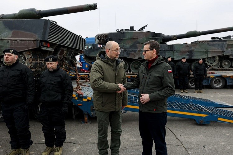 Ukraine dồn xe tăng Leopard tới sát Bakhmut, sẵn sàng phản công