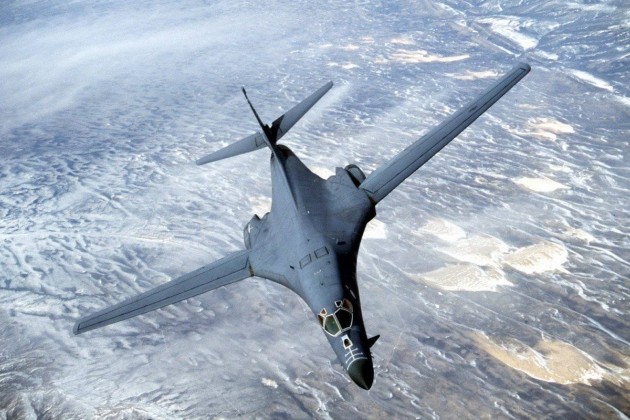 Máy bay ném bom chiến lược B-1 Mỹ áp sát Triều Tiên
