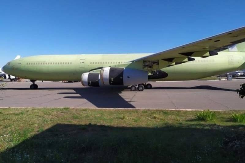 Lộ diện máy bay vận tải Il-96-400M thế hệ mới