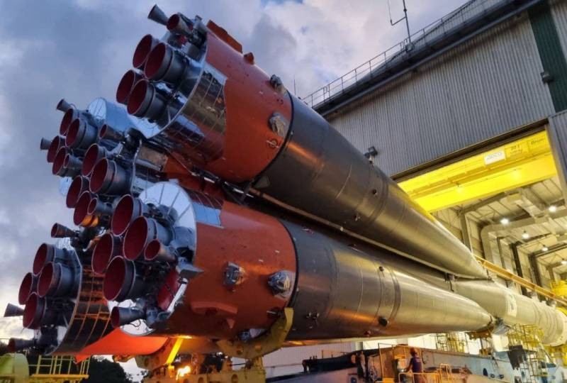 Roscosmos cần bao lâu để tạo ra phương tiện phóng siêu nặng?