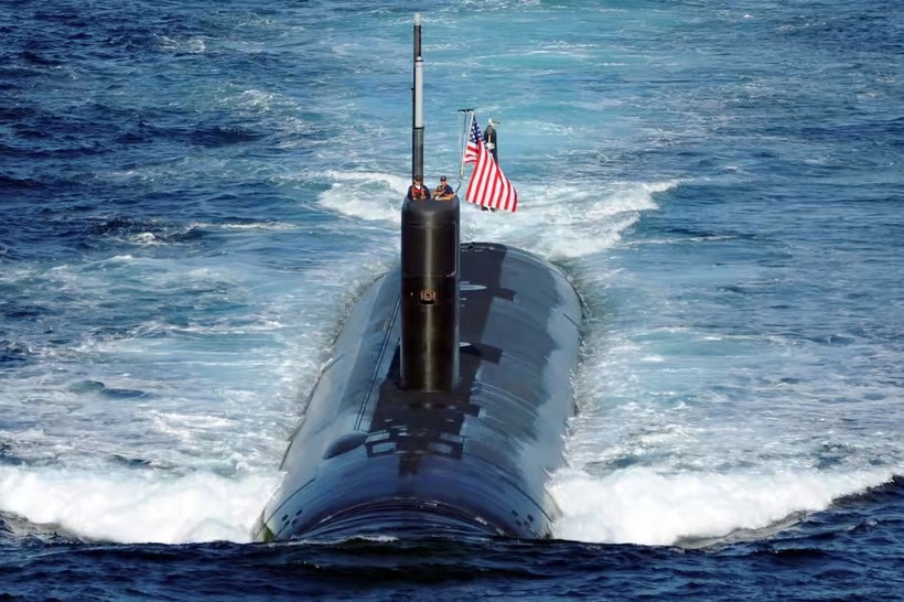 Tàu ngầm hạt nhân Mỹ không thoát khỏi... tàu đánh cá 
