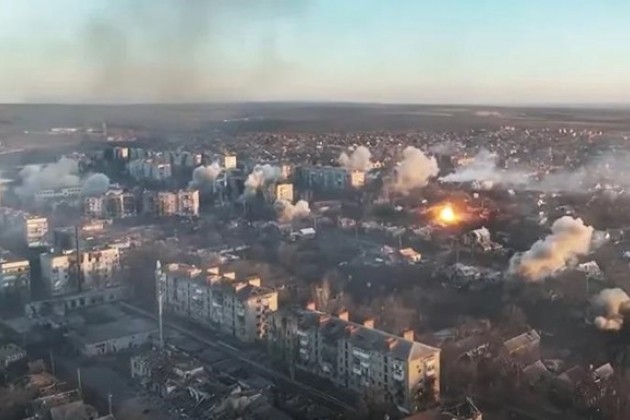 Ukraine tấn công Uglerdar, cố gắng mở hướng đột kích mới