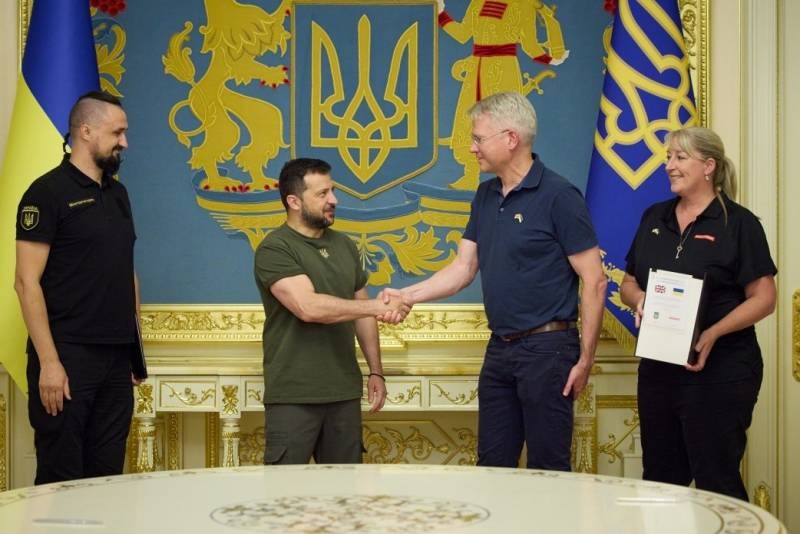 Lễ ký kết thỏa thuận hợp tác giữa Ukraine và công ty BAE Systems