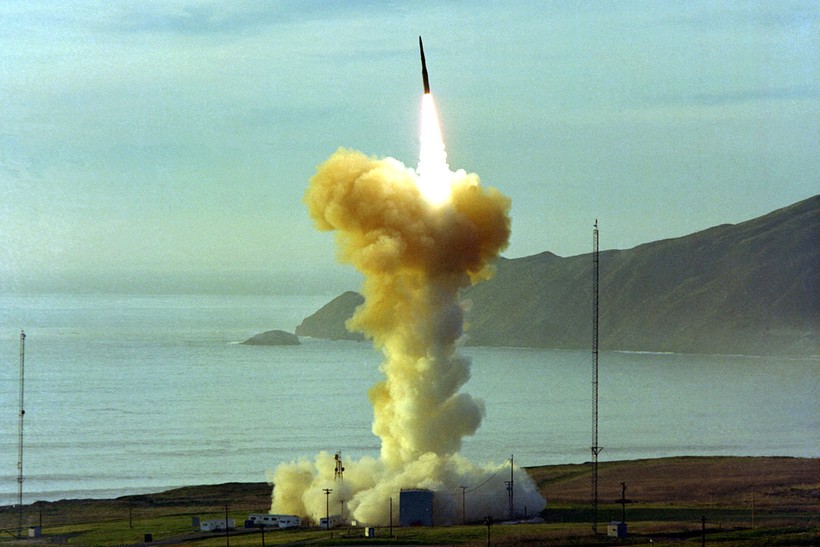 ICBM Minuteman III phát nổ với độ lệch đáng kể so với quỹ đạo đã định
