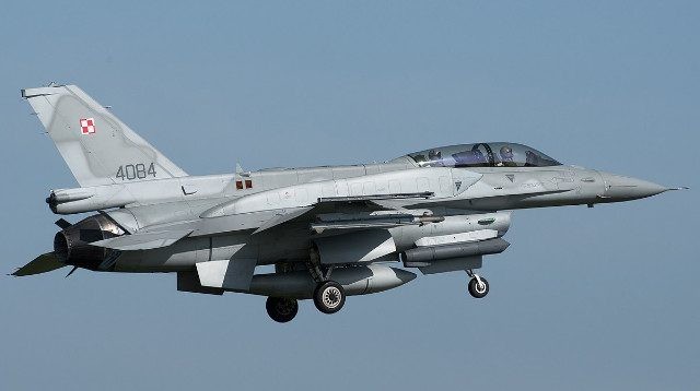 Ba Lan điều tiêm kích F-16 đánh chặn tên lửa 'vi phạm không phận'