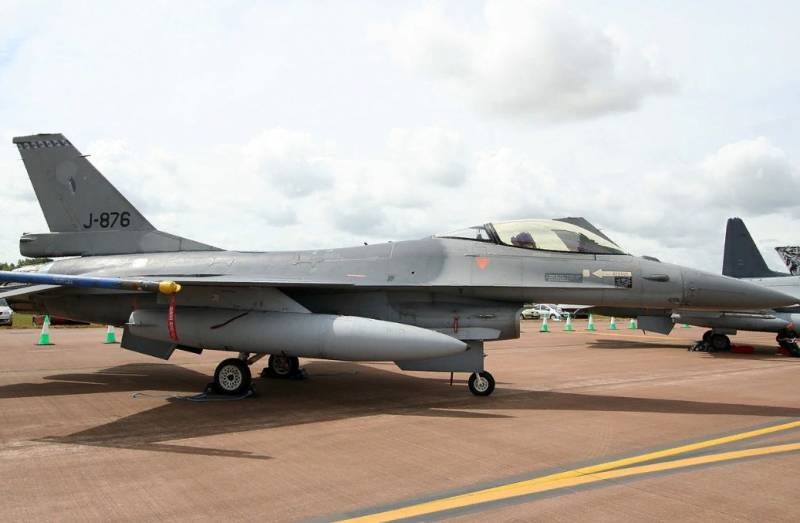 Hà Lan bất ngờ tăng số lượng tiêm kích F-16 viện trợ